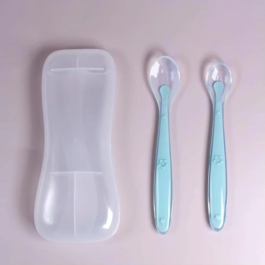 Baby silicone training spoon set with star-shaped easy-grip handle