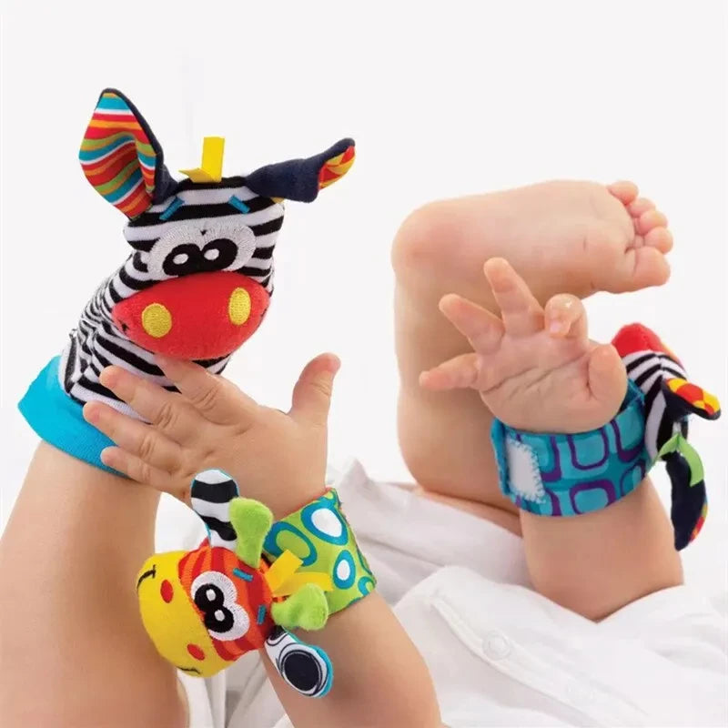 baby-wrist-rattles-socks-sensory-discovery-kindlekidsabc