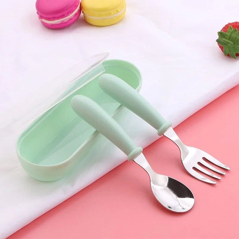 Kids stainless steel cutlery set with portable carry case for toddlers
