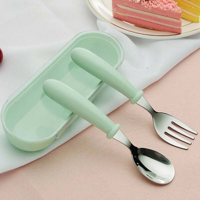 Kids stainless steel cutlery set with portable carry case for toddlers