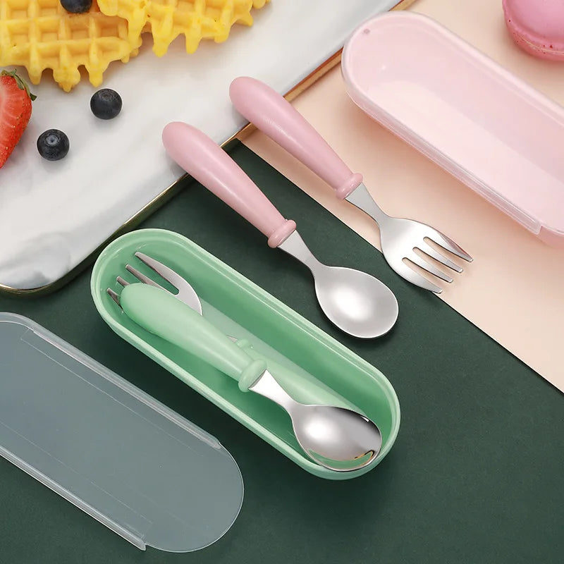 Kids stainless steel cutlery set with portable carry case for toddlers