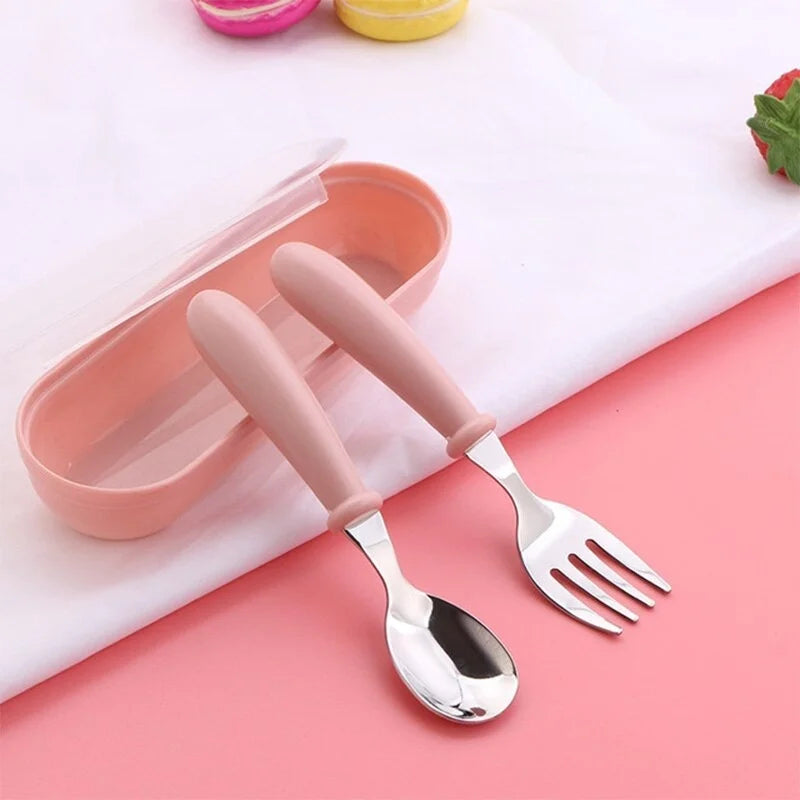 Kids stainless steel cutlery set with portable carry case