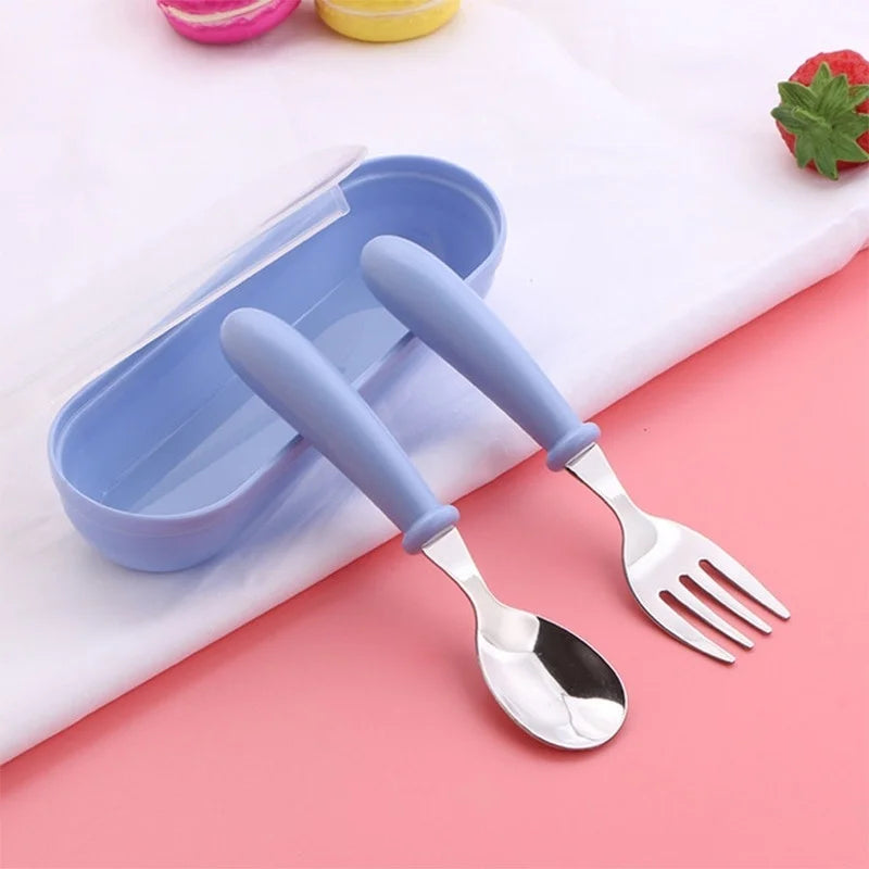 Kids stainless steel cutlery set with portable carry case